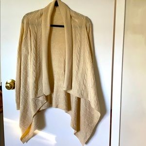 Vineyard Vines cable knit blanket sweater